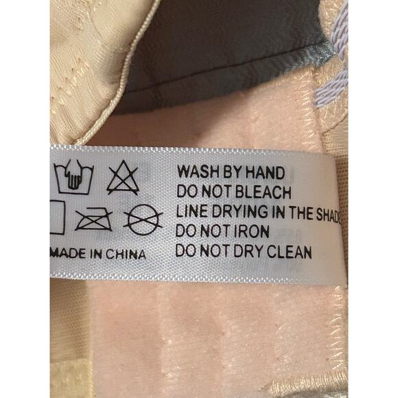 NWOT Women's Beige Convertible Bra Removable Clear Straps Size 34DD/E - Picture 4 of 4